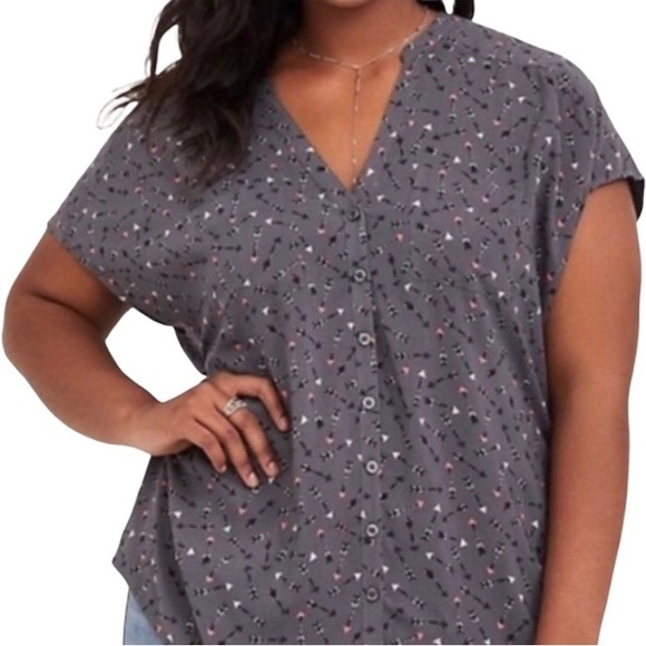 torrid Tops - Torrid Size 1 Button Up Blouse Fun Top for work or going out ❤️